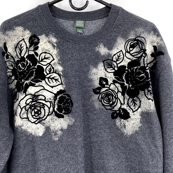 Wild Fable Black Velvet Rose Sweatshirt Size Small - Picture 2 of 7